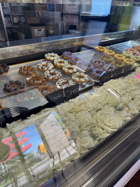 Le's Deli & Bakery 3