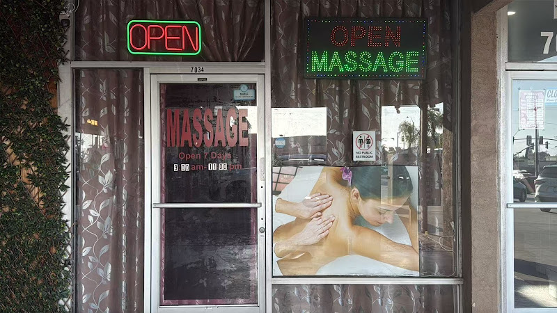 Blue Moon Spa 1