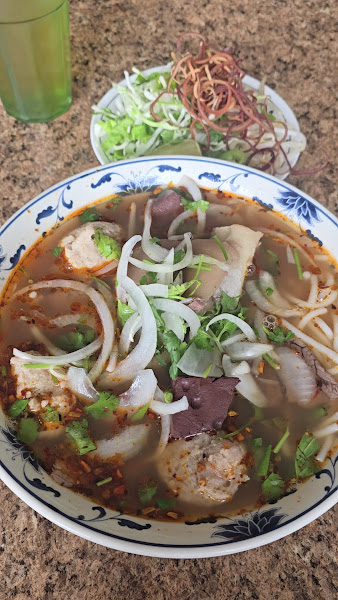 Hoang Lan Restaurant 3