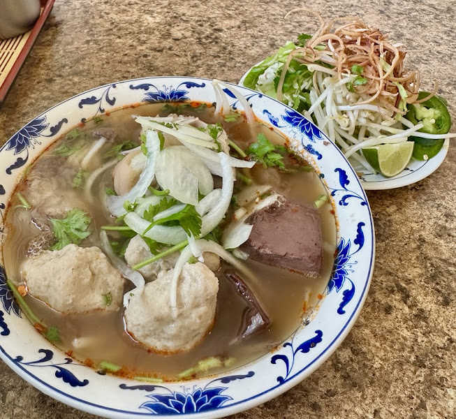 Hoang Lan Restaurant 5