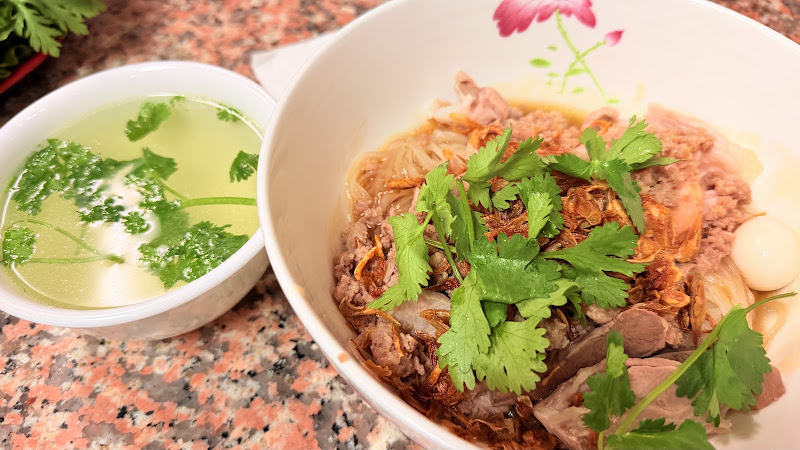 Huong Que Deli and Cafe 4