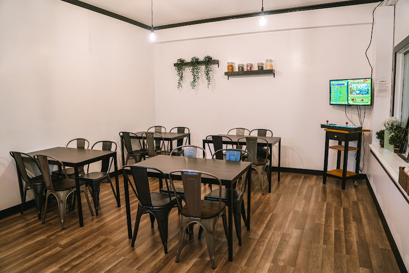 Luu’s Cafe 2