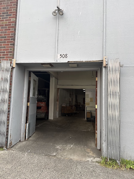 Tsue Chong - Retail Store 4