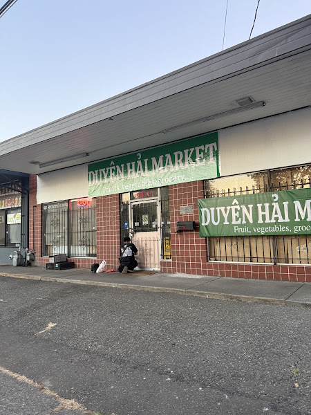 DUYEN HAI MARKET 2