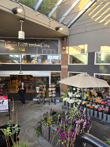 Metropolitan Market 2