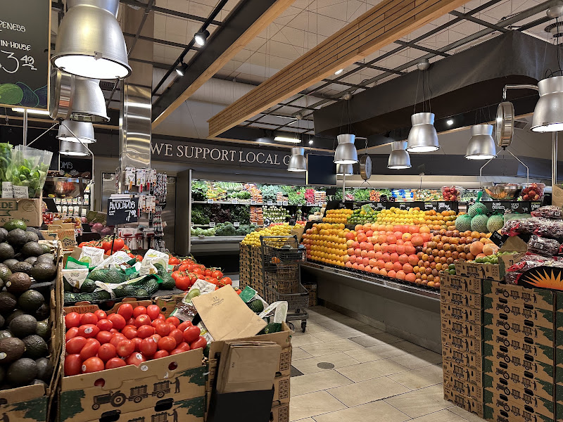 Metropolitan Market 4