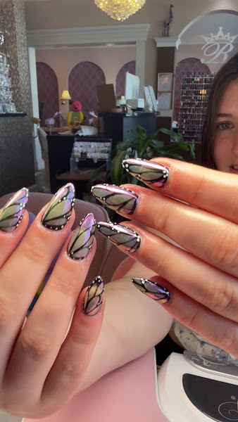 HANNAH Nails & Beauty Studio 3