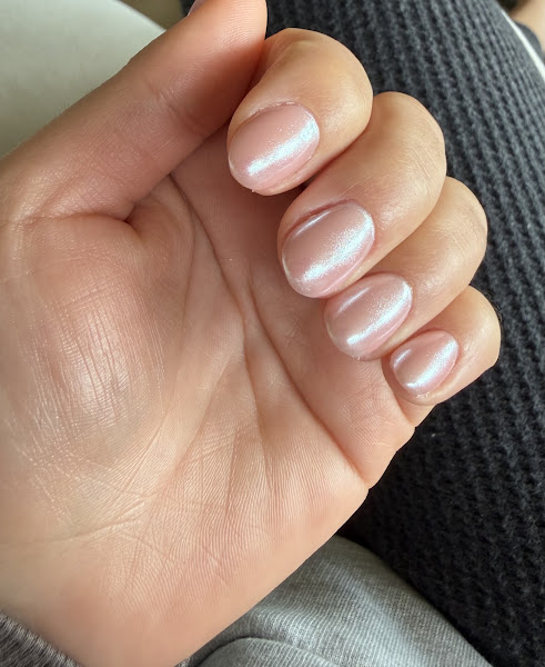 Eyes on Me (Russian Manicure and Eyelash Extensions) 4