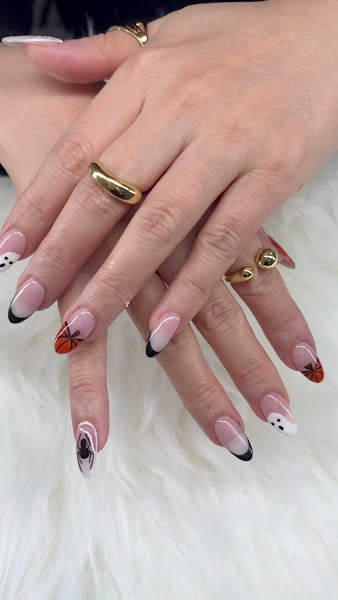 La Nails and Spa 3