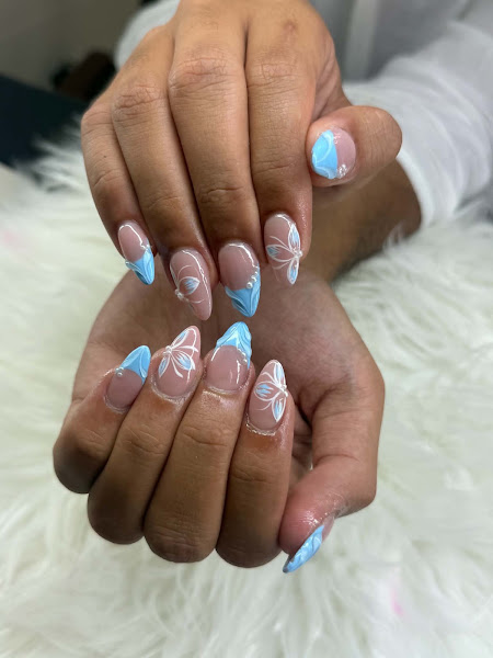 La Nails and Spa 4