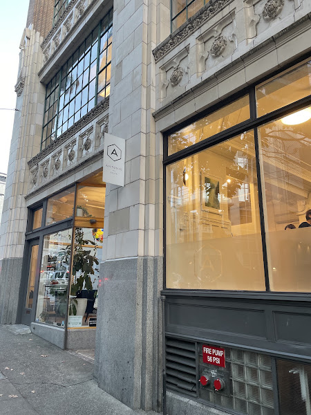 Antonio Salon 5