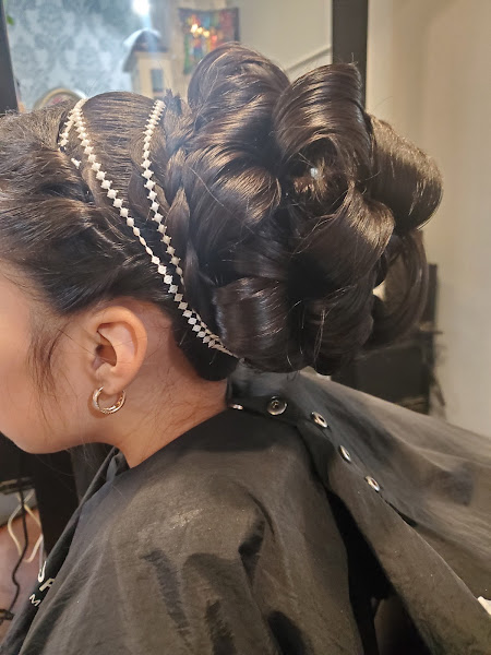 Gloria Hair Salon 4