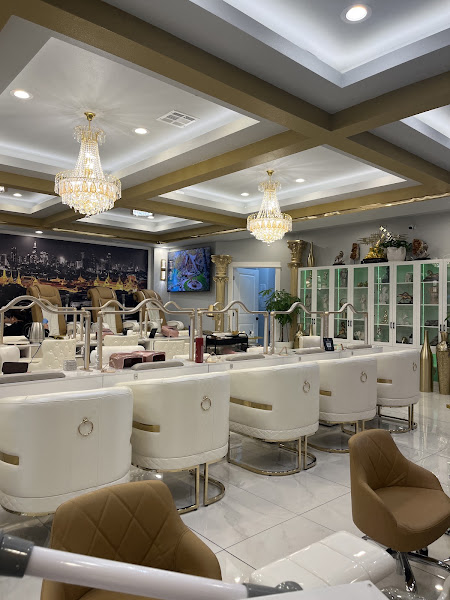 Victoria Luxury Nail Bar & Spa 2 4