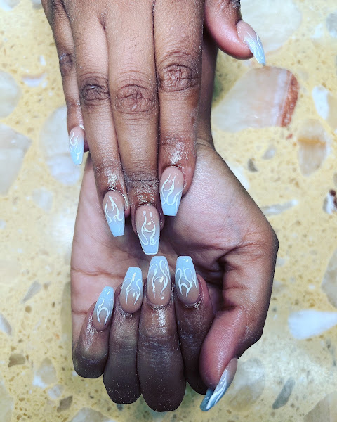 B Nails & Spa 4