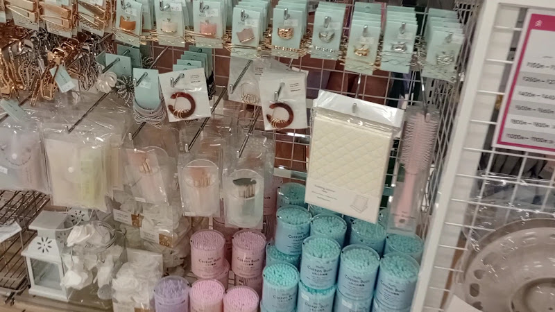 Daiso - Japanese Household Goods 3