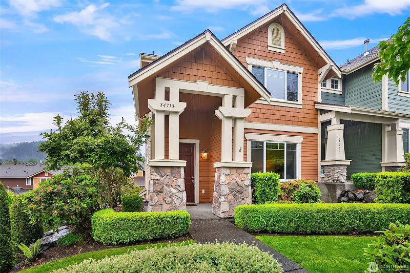 Jenny Bouffiou, Real Estate Broker 4
