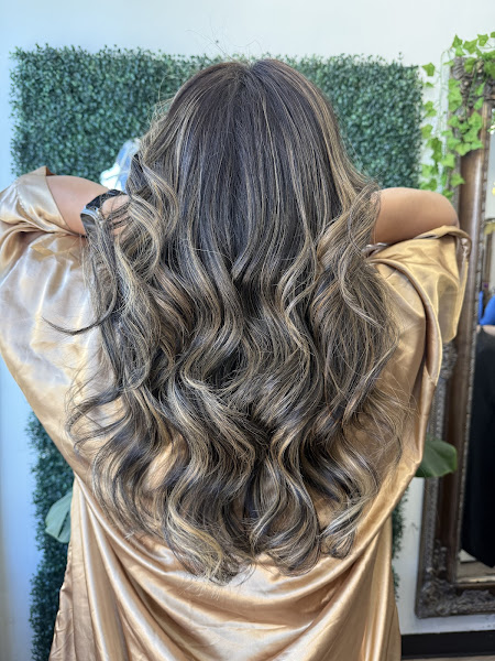 Anahi's Salon 3