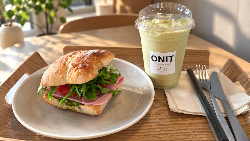Onit Cafe 5