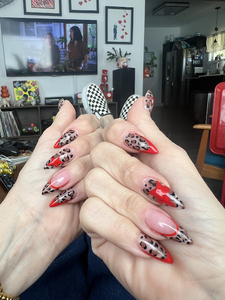 V Nails 5