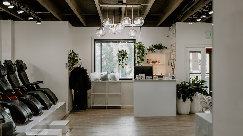 Charme Natural Nails Studio 2