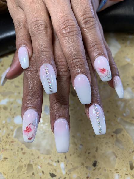 D & V Nails 5