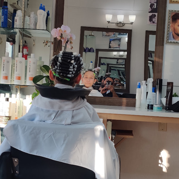 Nana's Hair Salon 3