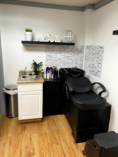 Nena's Salon 3