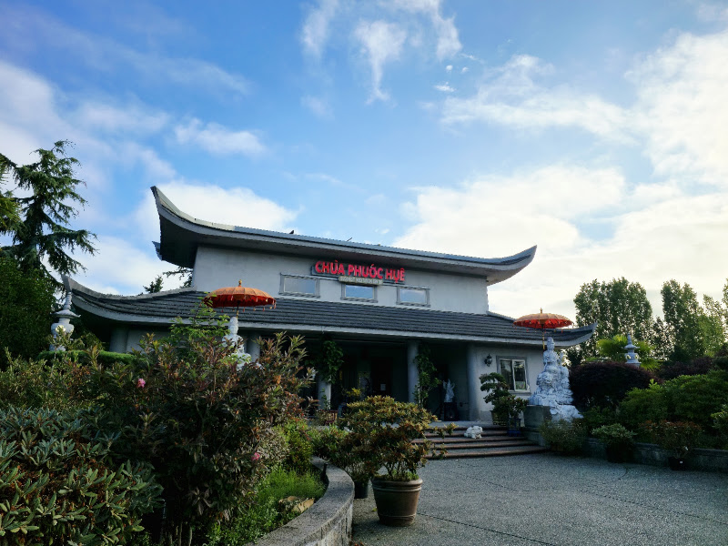 Vietnamese Buddhist Meditation Center (Chùa Phước Huệ)