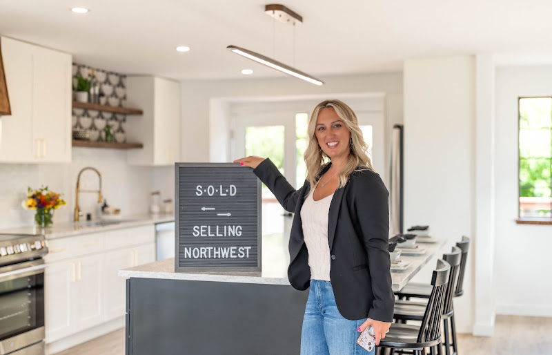 Marquelle Butler Best Realtor, John L. Scott, North Tacoma Real Estate Agent 3