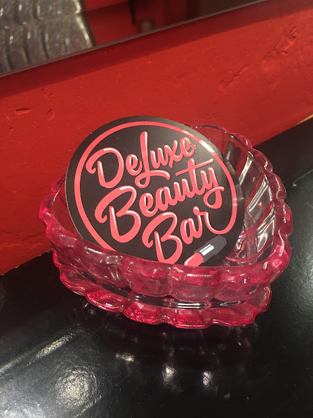 DeLuxe Beauty Bar 3
