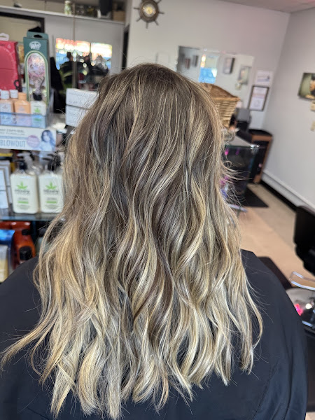 J & A Hair Studio 5