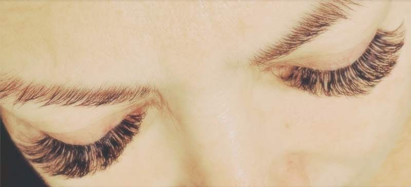 BLUSH. Lash Bar 4