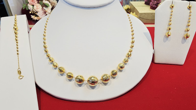 Taj Gold and Diamond Jewelers 4
