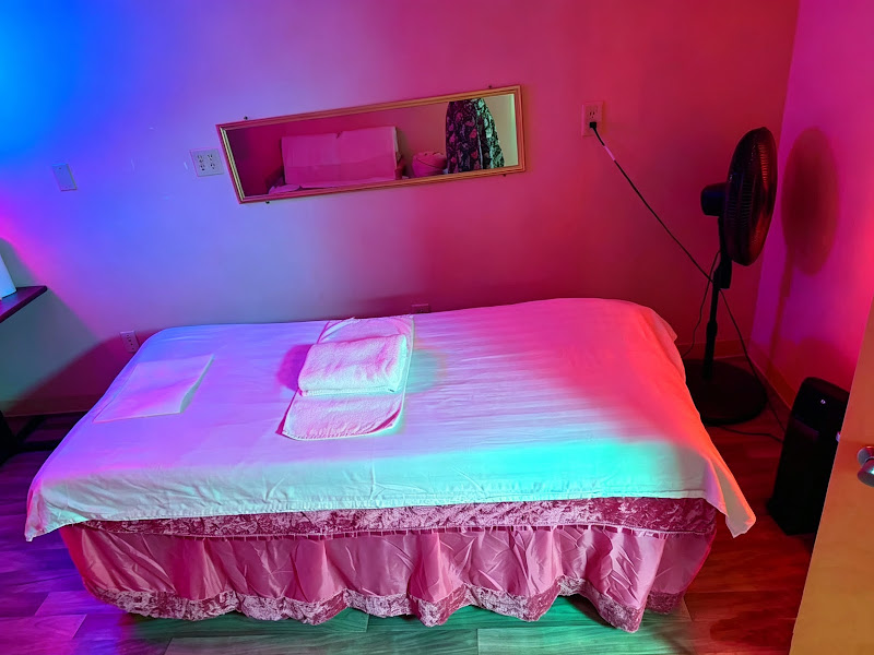 311 Blue Moon Spa 4
