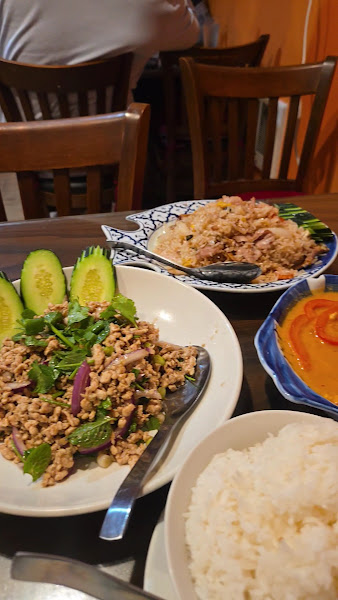 Khob Khun Thai Restaurant 3