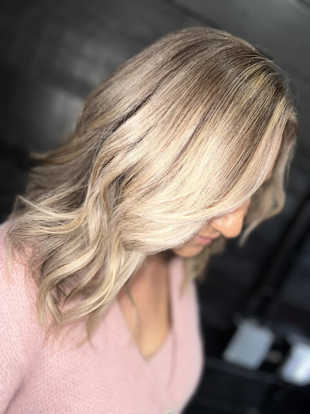 The Glam Garage Salon 1