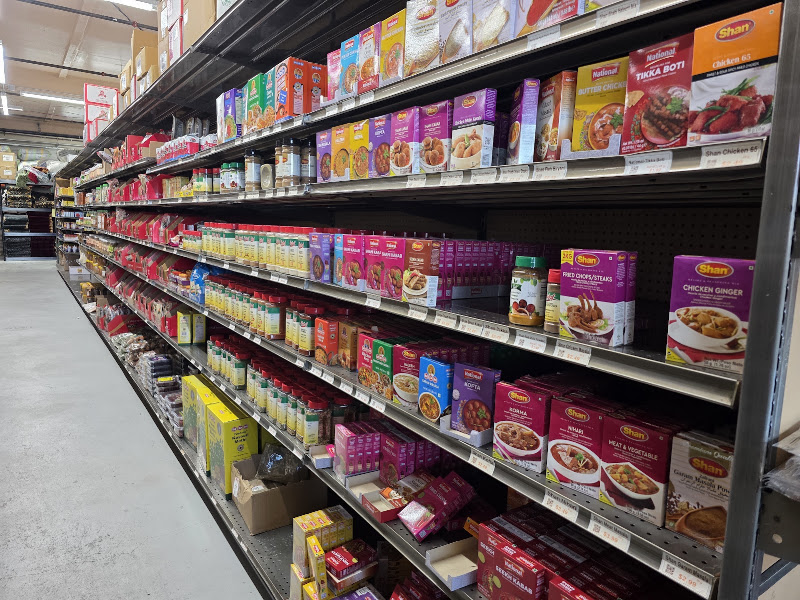 Queen Safa Market & Deli 5