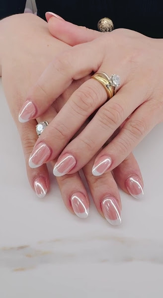Elora Nails & Beauty Bar 3