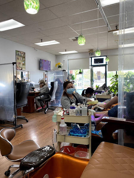 Cute Nails & Waxing