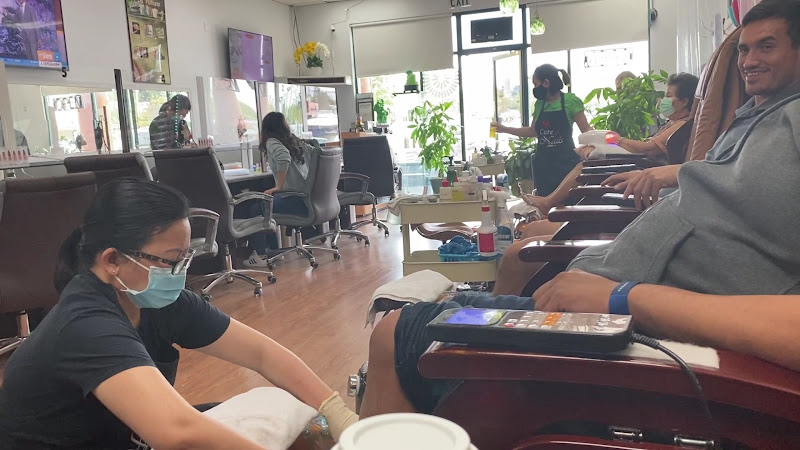 Cute Nails & Waxing 3