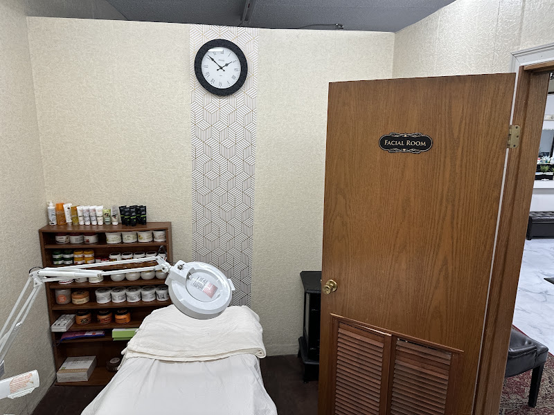 Aaina Beauty Salon 5