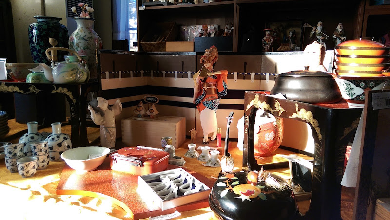 Hosekibako: Japanese Resale Shop 3