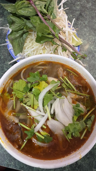 Phung Le Restaurant 3