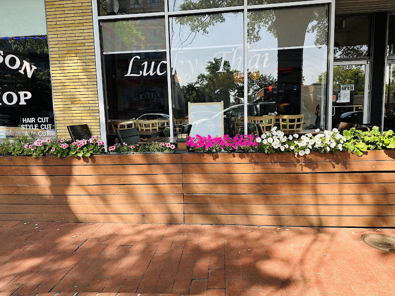Lucky Thai restaurant 2