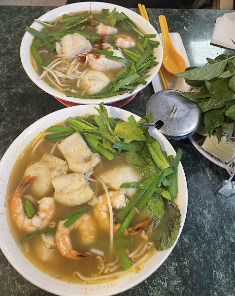 Phung Hoang Restaurant 3