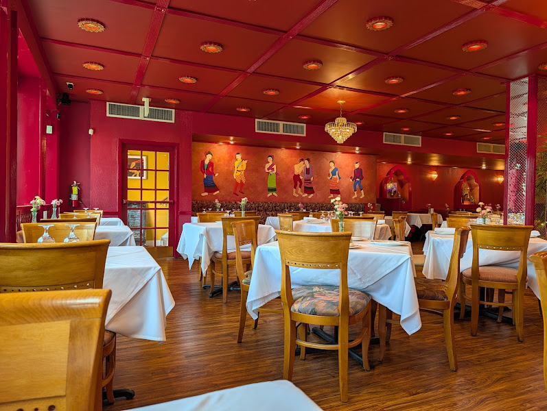 Duangrat's Thai Restaurant 5