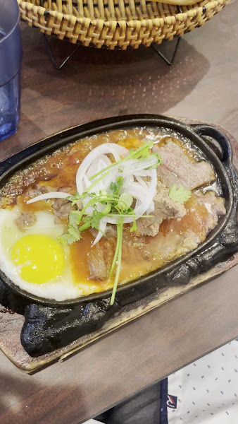 Hoang Viet Restaurant 3
