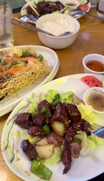 Present Restaurant 3
