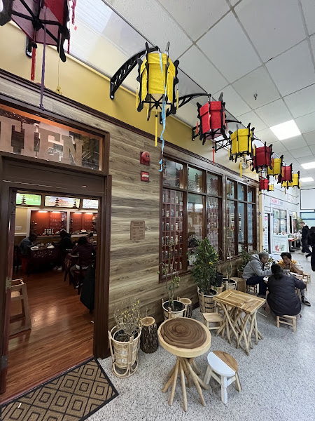 Truong Tien Restaurant