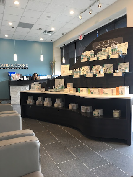 Hand & Stone Massage and Facial Spa 4
